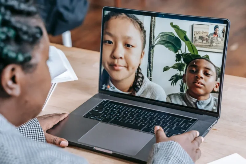 Kelas Digital Nggak Bikin Ngantuk: 7 Jurus Guru Kreatif