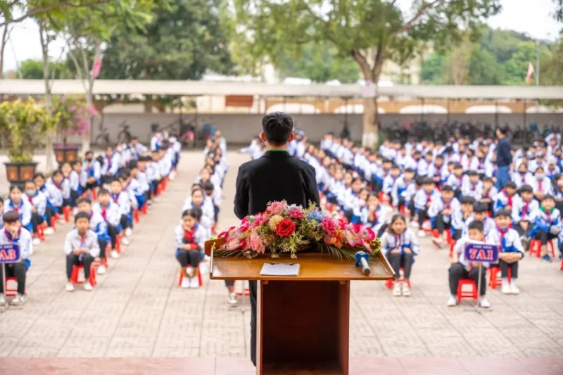 Sambutan Kepala Sekolah: Bukan Sekadar Formalitas, Tapi Kunci Semangat